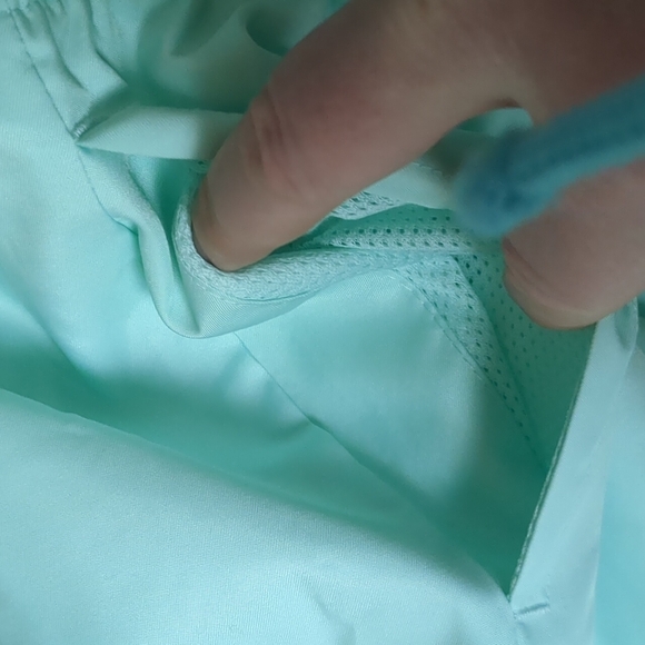 Jordan mint foam shorts size XL (13-15yrs) - Picture 6 of 7